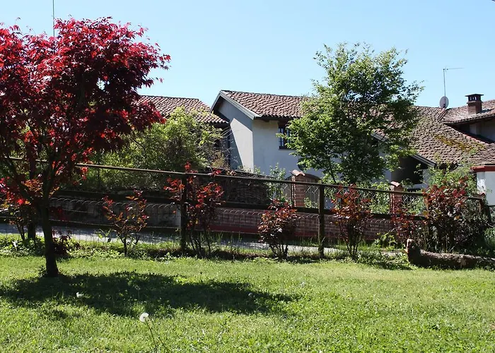 לינה וארוחת בוקר Luna אסטי